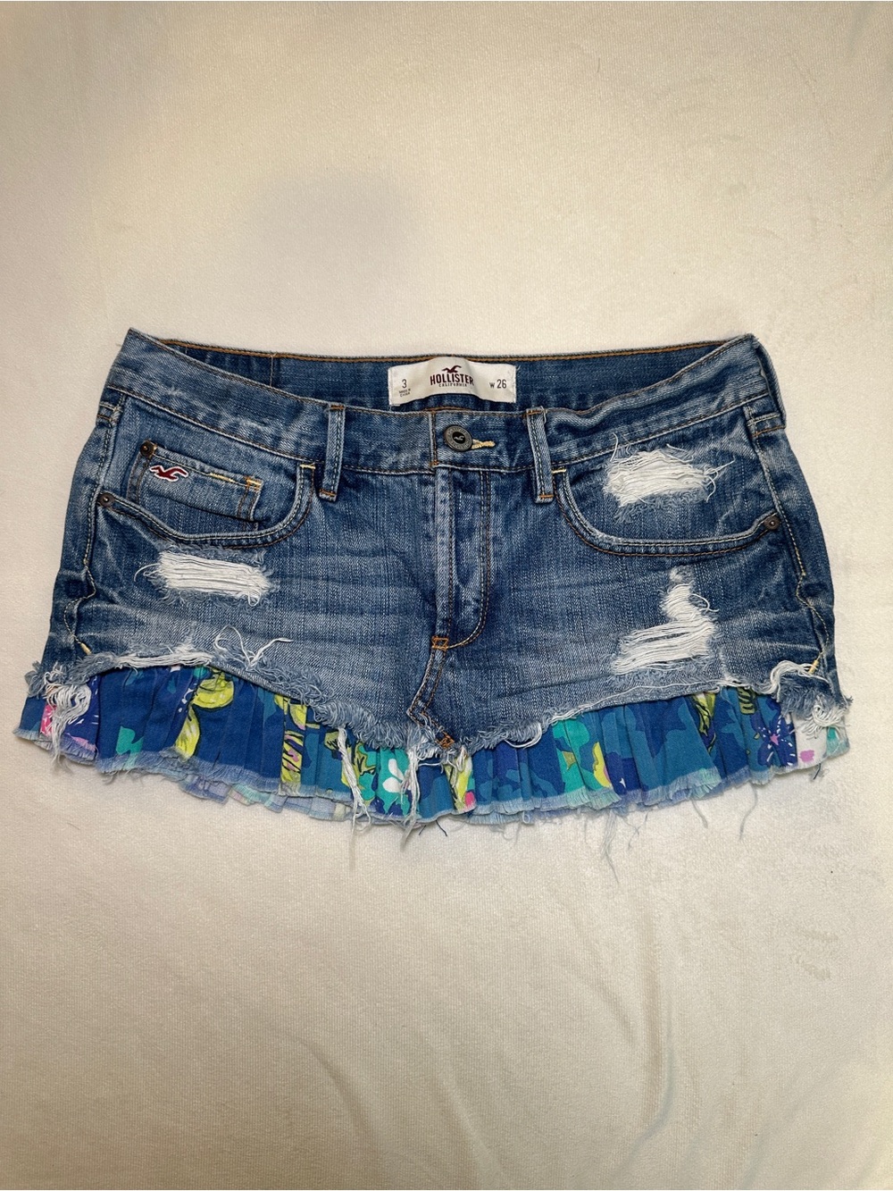 Hollister Y2K Distressed Denim Micro Mini Skirt Floral Ruffle Size 3 W26